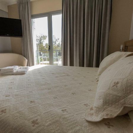 Apart Hotel Rivadavia 815 Neuquén Buitenkant foto
