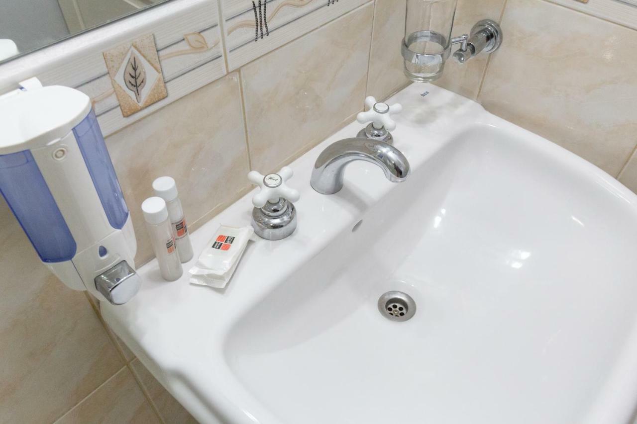 Apart Hotel Rivadavia 815 Neuquén Buitenkant foto